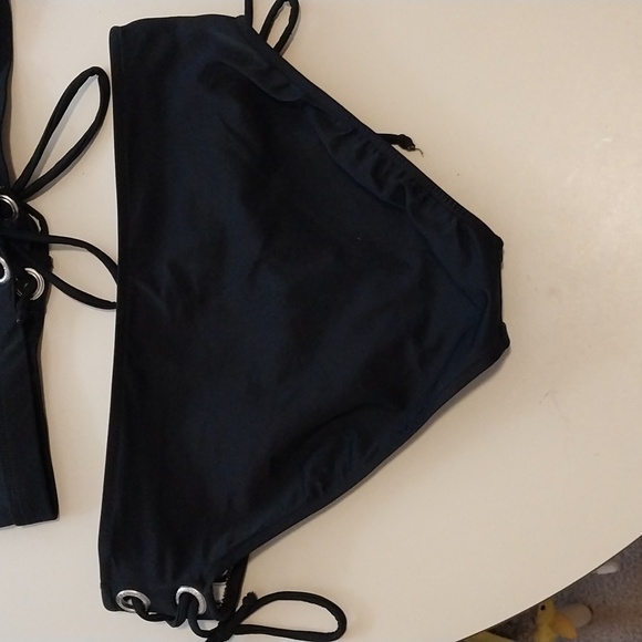 Black Venus bikini - Picture 5 of 7